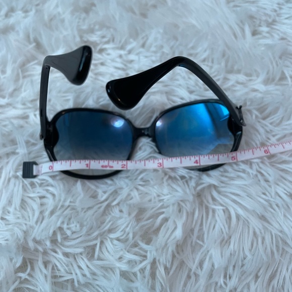 Gorgeous Tod’s oversized sunglasses - Picture 12 of 13